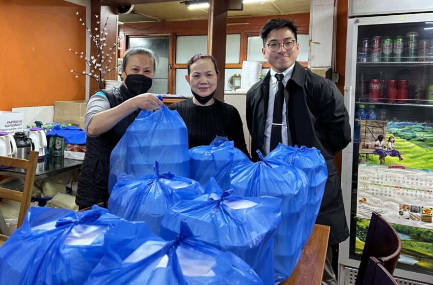  Vietnamci pomáhají uprchlíkům z Ukrajiny