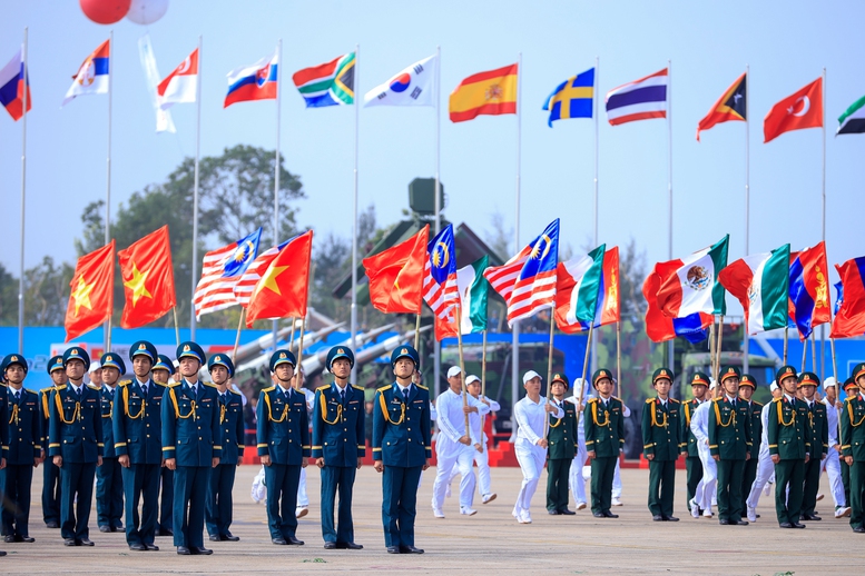Những hình ảnh ấn tượng tại Triển lãm Quốc phòng Quốc tế Việt Nam 2024- Ảnh 4. Những hình ảnh ấn tượng tại Triển lãm Quốc phòng Quốc tế Việt Nam 2024- Ảnh 4.